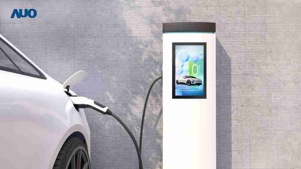 友達〝EVSE車用充電樁解決方案〞專為電動汽車充電樁設計，，具有高亮度、、、克服戶外艱難環境的耐溫、、耐紫外線等特性，，，，並搭載散熱性及擴充性強的高效能工業電腦，，，，可實現人機互動訴求，，，如資訊顯示、、支付等應用